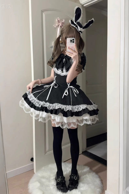 Black [Pilgrimage Rabbit] Round Collar Short Sleeves Triple-Layered Striped Printed Ruffled Bow Lace-Up Gothic Lolita Dress