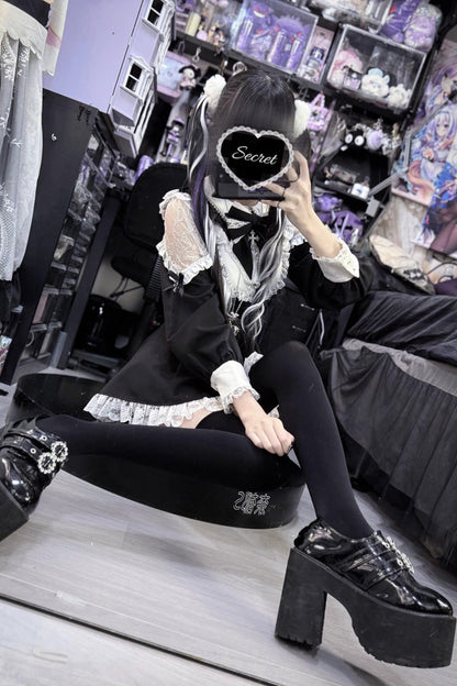 Black/White [Divine love] Long Sleeves Hollow Bowknot Lace Lace-Up Sweet Jirai Kei Dress Shorts Set