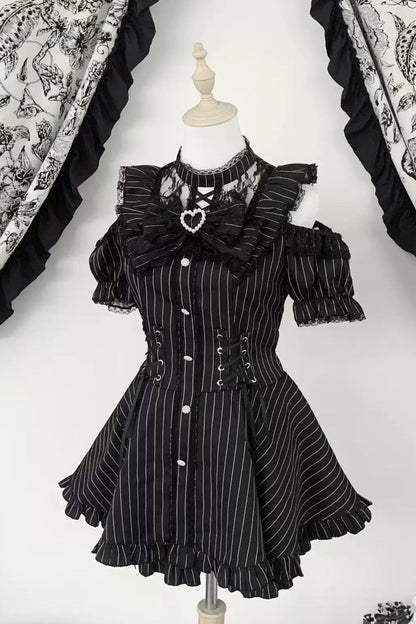 [Silver Candle Elegy”] Short Sleeves Printed Ruffled Cut-Out Bow Gothic Jirai Kei Top and Shorts Set 2 Colors
