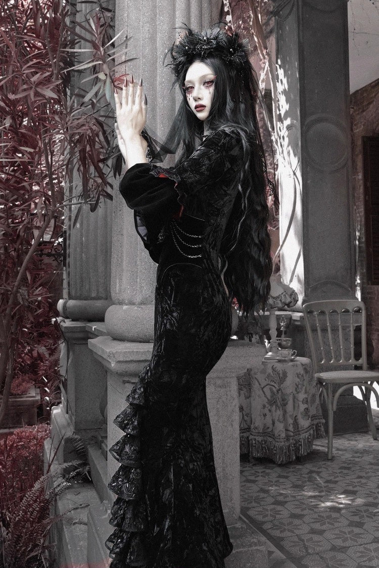 Black [Castle of Dark Romance] Square Collar Short Sleeves Multi-Layered Ruffled Embroidered Open-Front Lace Gothic Lolita Mermaid Dress
