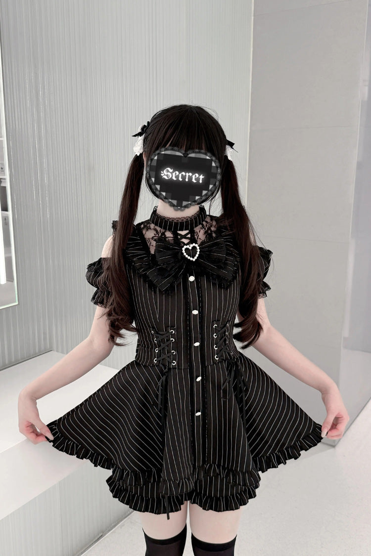 [Silver Candle Elegy”] Short Sleeves Printed Ruffled Cut-Out Bow Gothic Jirai Kei Top and Shorts Set 2 Colors