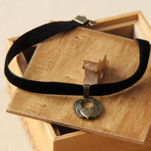Black Retro Personality Fashion Velvet Rope Love Wings Pendant Female Lolita Necklace