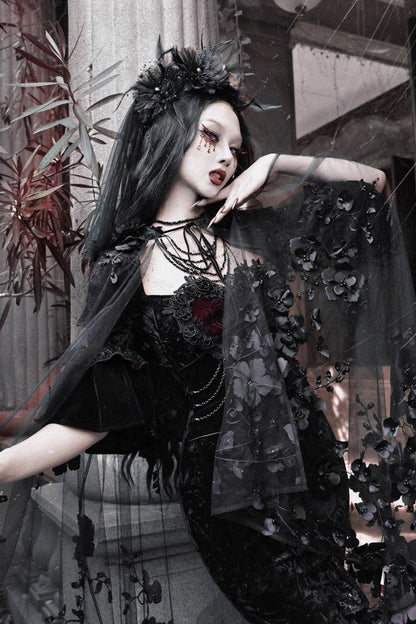 Black [Castle of Dark Romance] Square Collar Short Sleeves Multi-Layered Ruffled Embroidered Open-Front Lace Gothic Lolita Mermaid Dress
